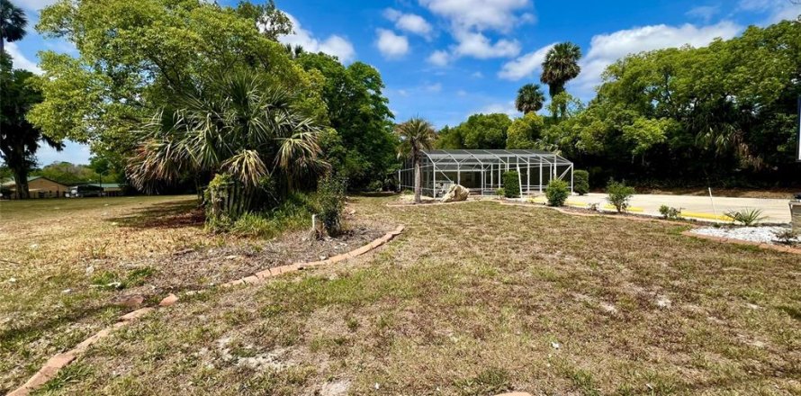 Propiedad comercial en Orange City, Florida 34.84 m2 № 1649446