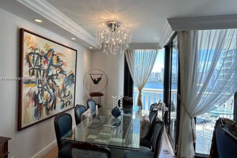 Condominio en venta en Aventura, Florida, 2 dormitorios, 157 m2 № 2023154 - foto 5