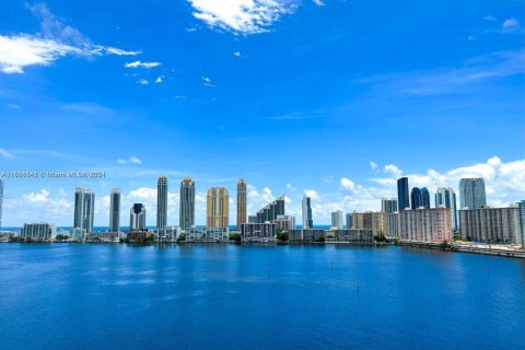 Condominio en Aventura, Florida, 2 dormitorios № 2023154