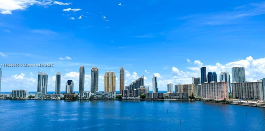 Condominio en Aventura, Florida, 2 dormitorios  № 2023154