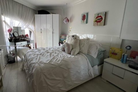 Condominio en venta en Aventura, Florida, 2 dormitorios, 157 m2 № 2023154 - foto 17