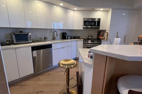 Condominio en venta en Aventura, Florida, 2 dormitorios, 157 m2 № 2023154 - foto 12