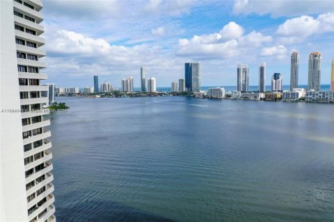Condominio en venta en Aventura, Florida, 2 dormitorios, 157 m2 № 2023154 - foto 27