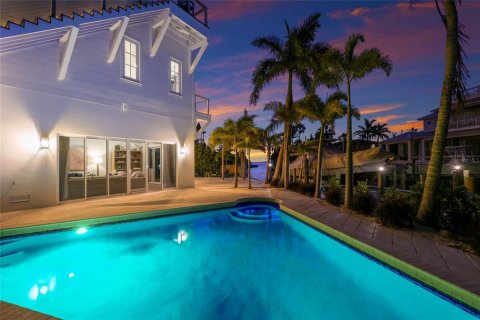 Villa ou maison à vendre à Bradenton Beach, Floride: 4 chambres, 320.61 m2 № 2212259 - photo 12