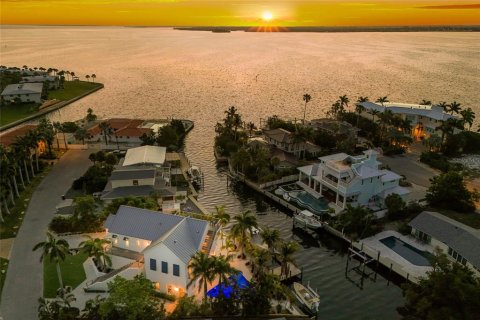 Villa ou maison à vendre à Bradenton Beach, Floride: 4 chambres, 320.61 m2 № 2212259 - photo 2