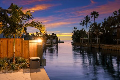 Villa ou maison à vendre à Bradenton Beach, Floride: 4 chambres, 320.61 m2 № 2212259 - photo 18