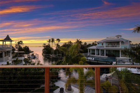 Villa ou maison à vendre à Bradenton Beach, Floride: 4 chambres, 320.61 m2 № 2212259 - photo 3