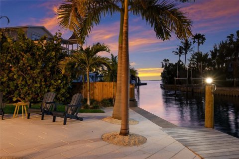 Villa ou maison à vendre à Bradenton Beach, Floride: 4 chambres, 320.61 m2 № 2212259 - photo 10