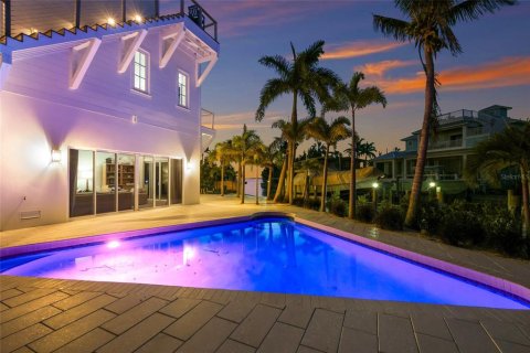 Villa ou maison à vendre à Bradenton Beach, Floride: 4 chambres, 320.61 m2 № 2212259 - photo 13