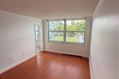 Condominio en alquiler en Miami, Florida, 1 dormitorio, 83.43 m2 № 2018128 - foto 8