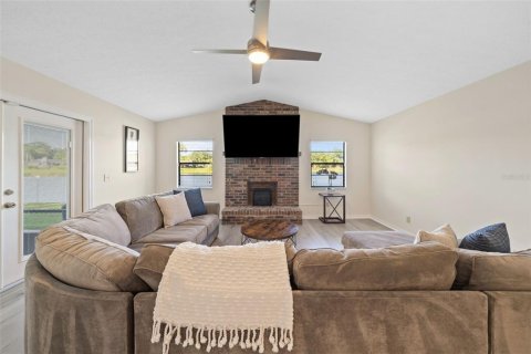 House in Brandon, Florida 4 bedrooms, 207.26 sq.m. № 1124767 - photo 21