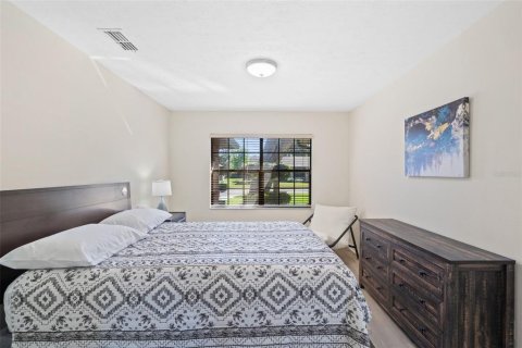 House in Brandon, Florida 4 bedrooms, 207.26 sq.m. № 1124767 - photo 25