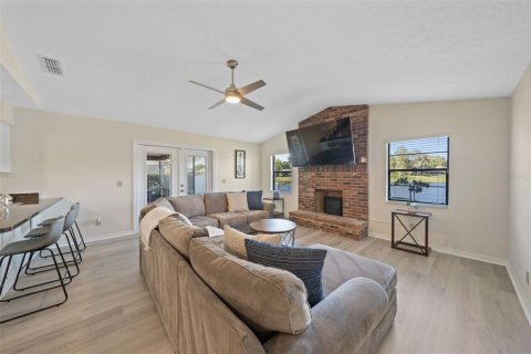 House in Brandon, Florida 4 bedrooms, 207.26 sq.m. № 1124767 - photo 23