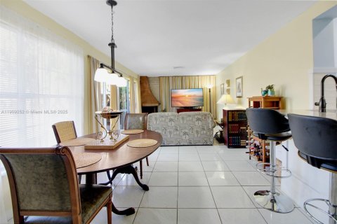 Купить виллу или дом в Холливуд, Флорида 4 спальни, 155.24м2, № 1972833 - фото 9