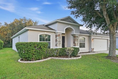 House in Auburndale, Florida 4 bedrooms, 158.4 sq.m. № 2389131 - photo 3