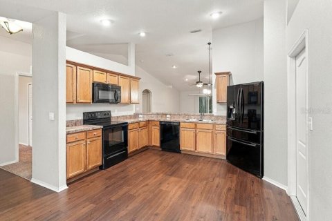 House in Auburndale, Florida 4 bedrooms, 158.4 sq.m. № 2389131 - photo 5