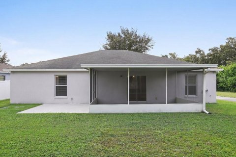 House in Auburndale, Florida 4 bedrooms, 158.4 sq.m. № 2389131 - photo 16