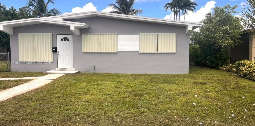 Villa ou maison à Hialeah, Floride 4 chambres, 153.85 m2 № 1930560