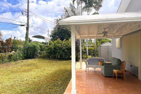 Villa ou maison à louer à Hialeah, Floride: 4 chambres, 153.85 m2 № 1930560 - photo 16