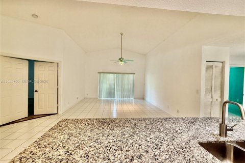 Villa ou maison à vendre à Wellington, Floride: 3 chambres, 191.66 m2 № 2260027 - photo 13