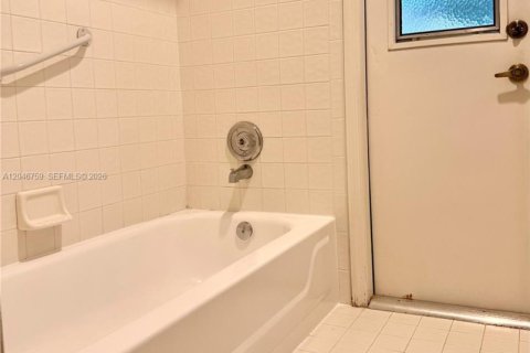 Villa ou maison à vendre à Wellington, Floride: 3 chambres, 191.66 m2 № 2260027 - photo 22