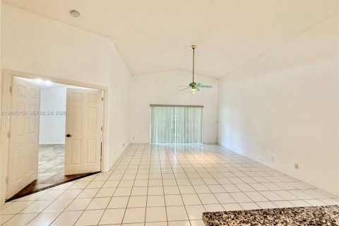 Villa ou maison à vendre à Wellington, Floride: 3 chambres, 191.66 m2 № 2260027 - photo 12
