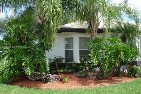 Villa ou maison à vendre à Wellington, Floride: 3 chambres, 191.66 m2 № 2260027 - photo 2