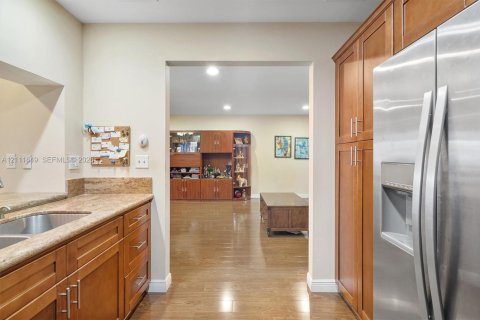 Adosado en venta en Hialeah, Florida, 2 dormitorios, 82.68 m2 № 2428464 - foto 28