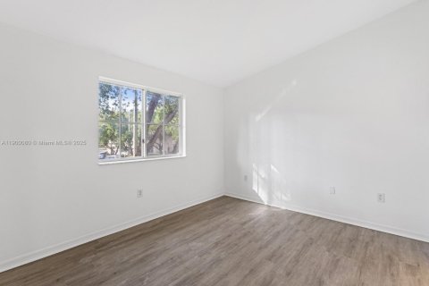 Condo in Homestead, Florida, 2 bedrooms  № 1954552 - photo 11