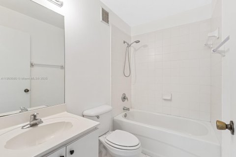 Condo in Homestead, Florida, 2 bedrooms  № 1954552 - photo 13