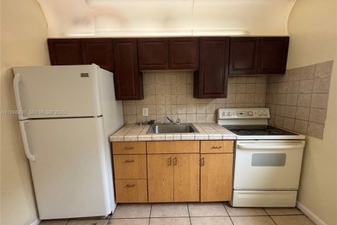 Снять в аренду виллу или дом в Дейви, Флорида 2 спальни, 281.49м2, № 2029335 - фото 3