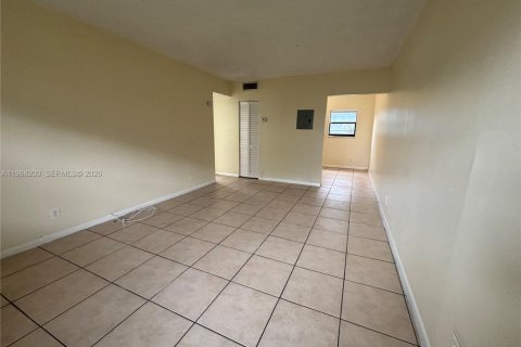 Снять в аренду виллу или дом в Дейви, Флорида 2 спальни, 281.49м2, № 2029335 - фото 2