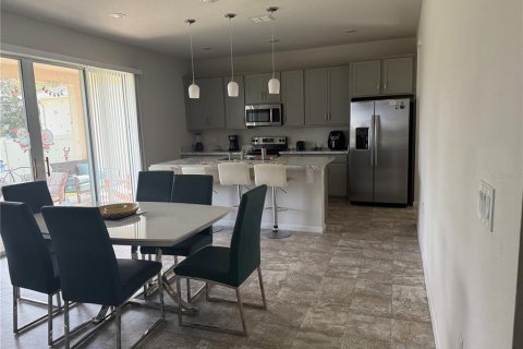 House in Davenport, Florida 5 bedrooms, 288.55 sq.m. № 1903906 - photo 6