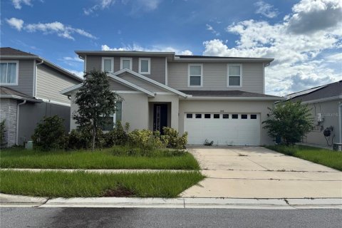 House in Davenport, Florida 5 bedrooms, 288.55 sq.m. № 1903906 - photo 1