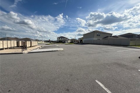 House in Davenport, Florida 5 bedrooms, 288.55 sq.m. № 1903906 - photo 13