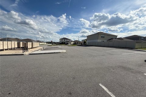 House in Davenport, Florida 5 bedrooms, 288.55 sq.m. № 1903906 - photo 12