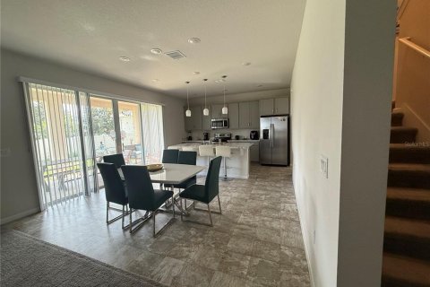 House in Davenport, Florida 5 bedrooms, 288.55 sq.m. № 1903906 - photo 5