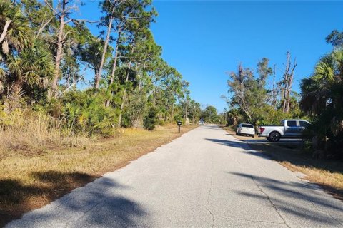 Terreno en venta en Port Charlotte, Florida № 2228806 - foto 12