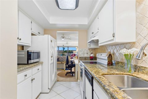 Купить кондоминиум в Кейп-Корал, Флорида 5 комнат, 120.4м2, № 2208649 - фото 28