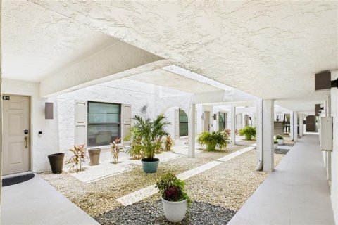 Купить кондоминиум в Кейп-Корал, Флорида 5 комнат, 120.4м2, № 2208649 - фото 17