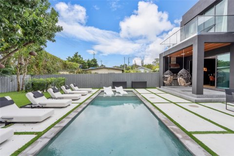 Villa ou maison à vendre à Miami, Floride: 5 chambres, 278.89 m2 № 1937989 - photo 29