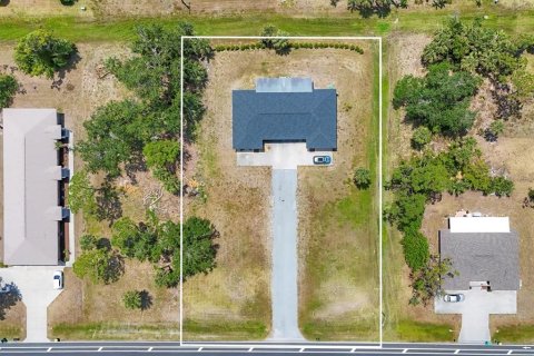 Commercial property in Rotonda, Florida 4 bedrooms, 215.35 sq.m. № 1648921 - photo 1