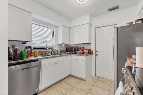 Commercial property in Rotonda, Florida 4 bedrooms, 215.35 sq.m. № 1648921 - photo 30