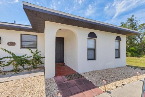Commercial property in Rotonda, Florida 4 bedrooms, 215.35 sq.m. № 1648921 - photo 26