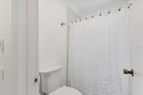 Commercial property in Rotonda, Florida 4 bedrooms, 215.35 sq.m. № 1648921 - photo 18