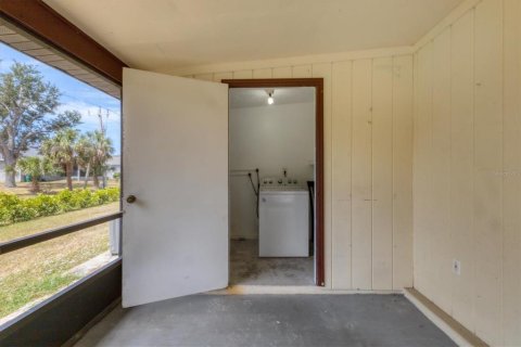 Commercial property in Rotonda, Florida 4 bedrooms, 215.35 sq.m. № 1648921 - photo 22