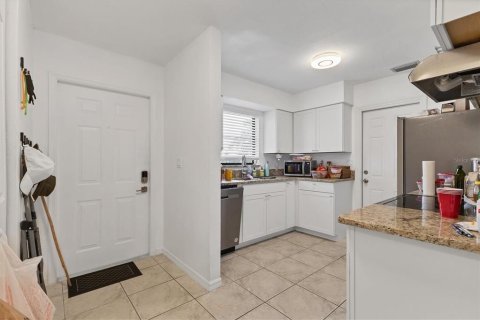Commercial property in Rotonda, Florida 4 bedrooms, 215.35 sq.m. № 1648921 - photo 27