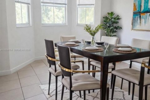 Купить кондоминиум в Хомстед, Флорида 3 спальни, 109.81м2, № 2000016 - фото 4