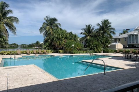 Снять в аренду таунхаус в Дорал, Флорида 3 спальни, 186.55м2, № 1972155 - фото 3