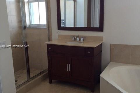 Touwnhouse à louer à Doral, Floride: 3 chambres, 186.55 m2 № 1972155 - photo 9